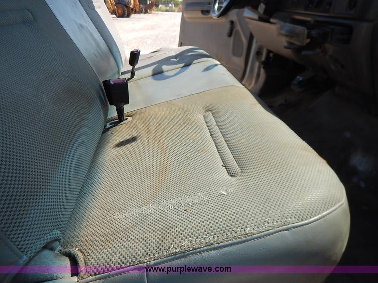 image for item K1589 2000 Ford F450 Super Duty XL flatbed truck