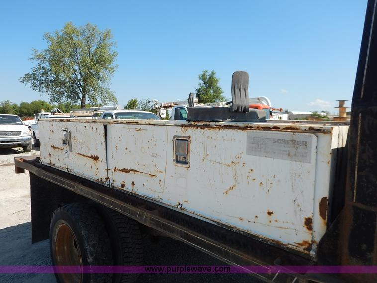 image for item K1589 2000 Ford F450 Super Duty XL flatbed truck