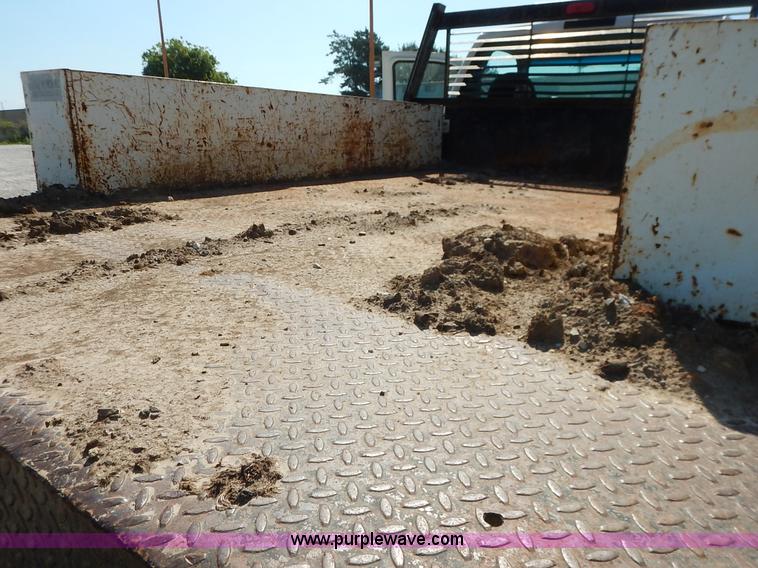 image for item K1589 2000 Ford F450 Super Duty XL flatbed truck