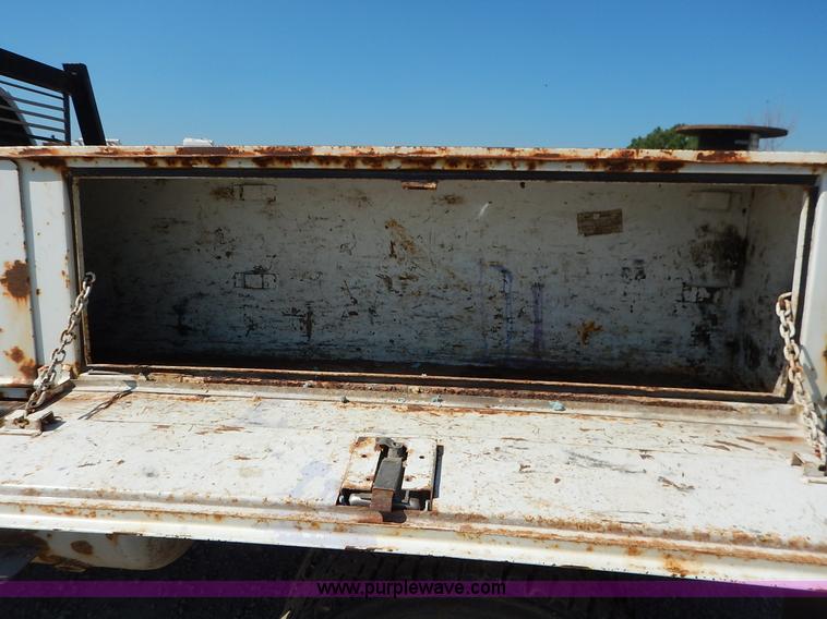 image for item K1589 2000 Ford F450 Super Duty XL flatbed truck