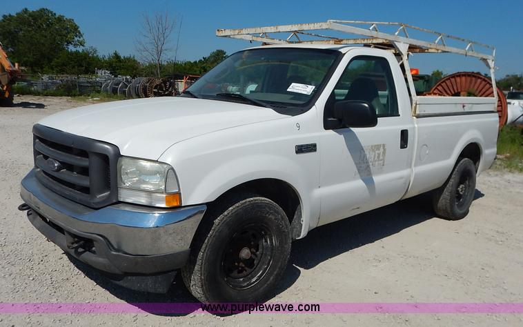 image for item K1590 2003 Ford F250 Super Duty XL pickup truck