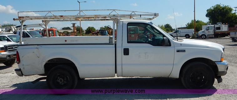 image for item K1590 2003 Ford F250 Super Duty XL pickup truck