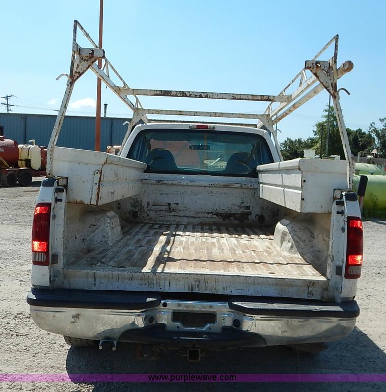 image for item K1590 2003 Ford F250 Super Duty XL pickup truck