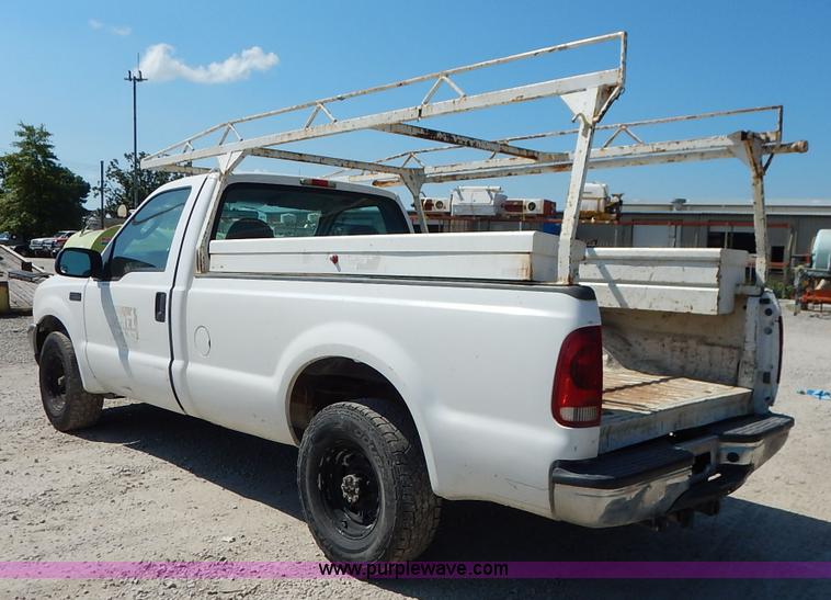 image for item K1590 2003 Ford F250 Super Duty XL pickup truck