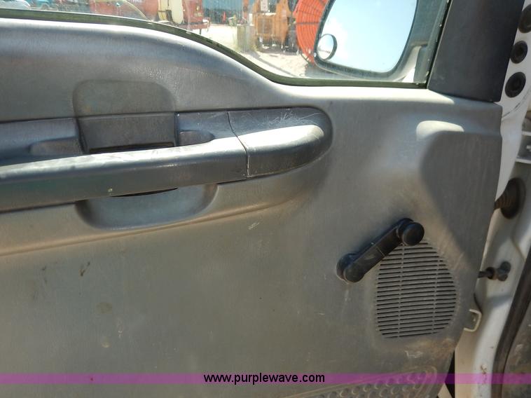 image for item K1590 2003 Ford F250 Super Duty XL pickup truck