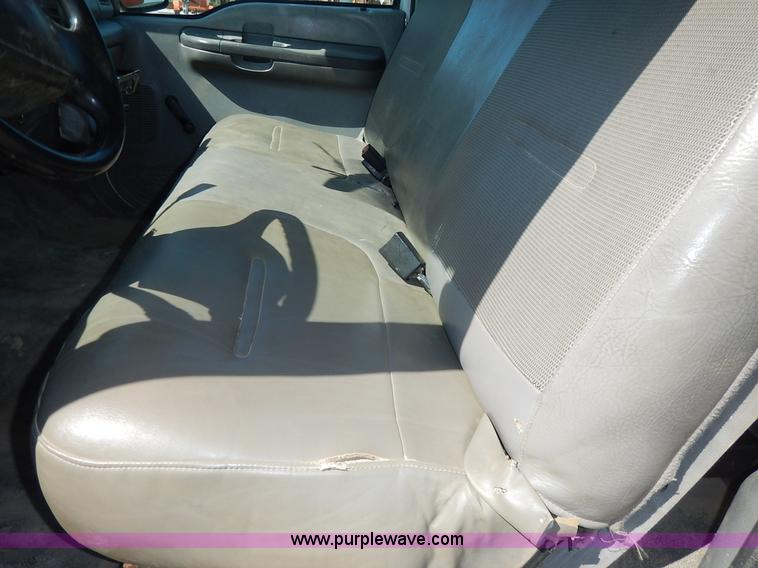 image for item K1590 2003 Ford F250 Super Duty XL pickup truck