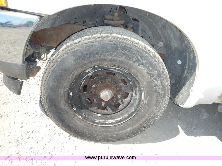 image for item K1590 2003 Ford F250 Super Duty XL pickup truck