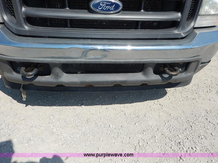 image for item K1590 2003 Ford F250 Super Duty XL pickup truck