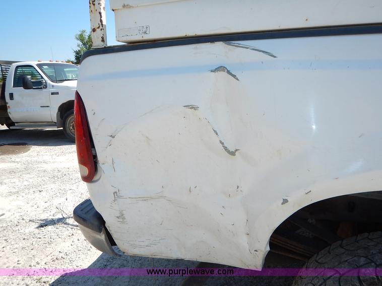 image for item K1590 2003 Ford F250 Super Duty XL pickup truck