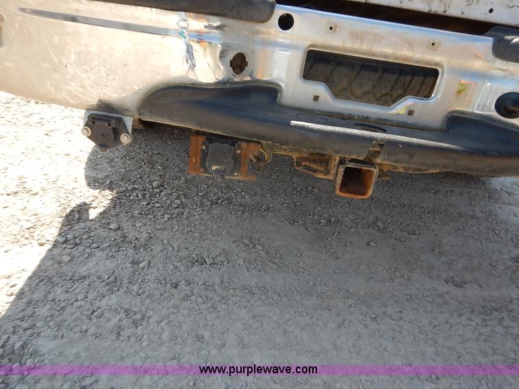 image for item K1590 2003 Ford F250 Super Duty XL pickup truck