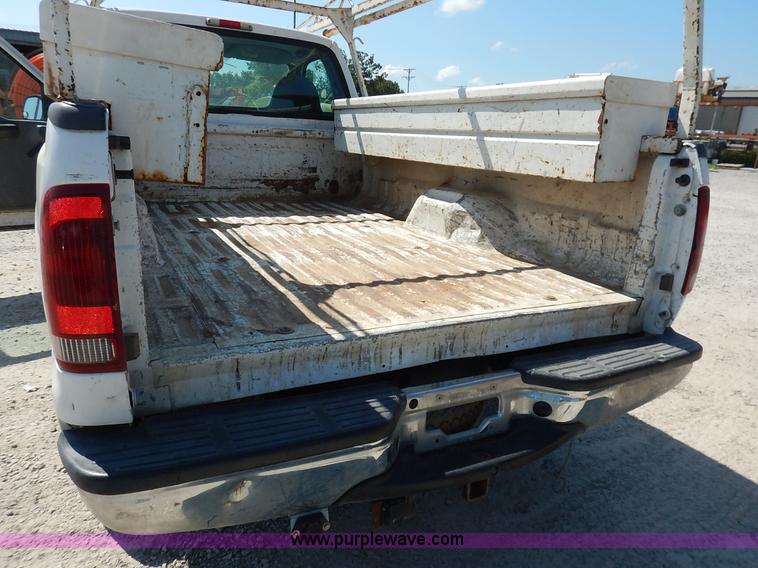 image for item K1590 2003 Ford F250 Super Duty XL pickup truck