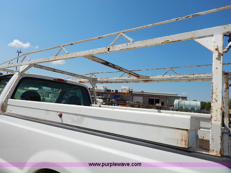 image for item K1590 2003 Ford F250 Super Duty XL pickup truck