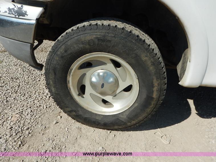 image for item K1591 2000 Ford F150 XLT SuperCab pickup truck