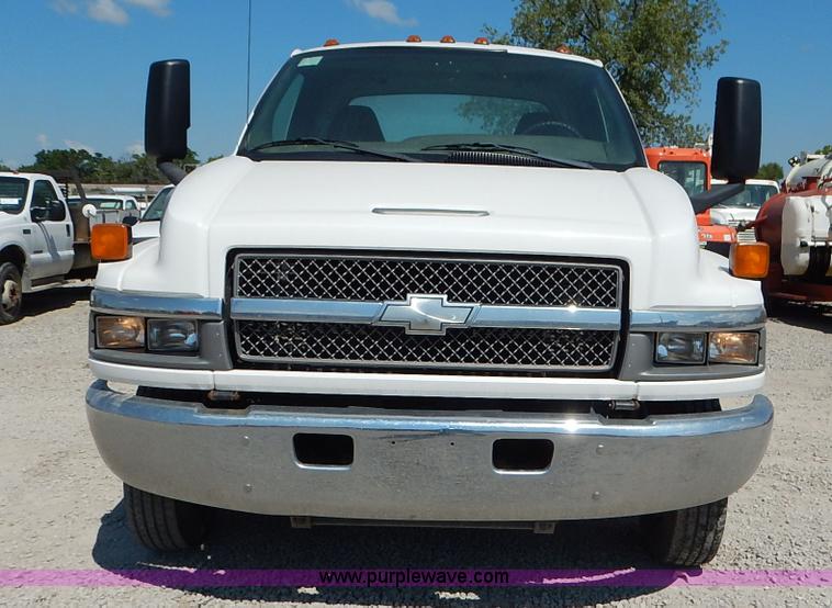 image for item K1592 2005 Chevrolet C4500 truck cab and chassis