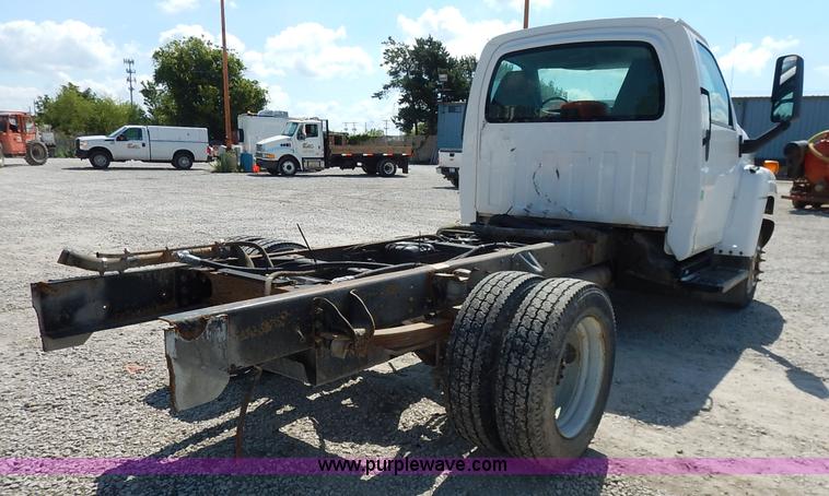 image for item K1592 2005 Chevrolet C4500 truck cab and chassis