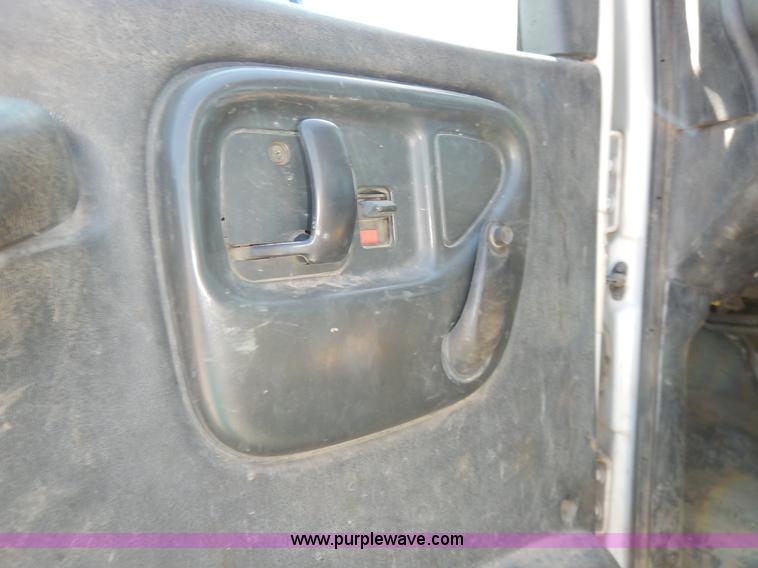 image for item K1592 2005 Chevrolet C4500 truck cab and chassis