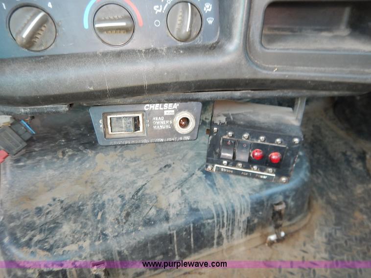 image for item K1592 2005 Chevrolet C4500 truck cab and chassis