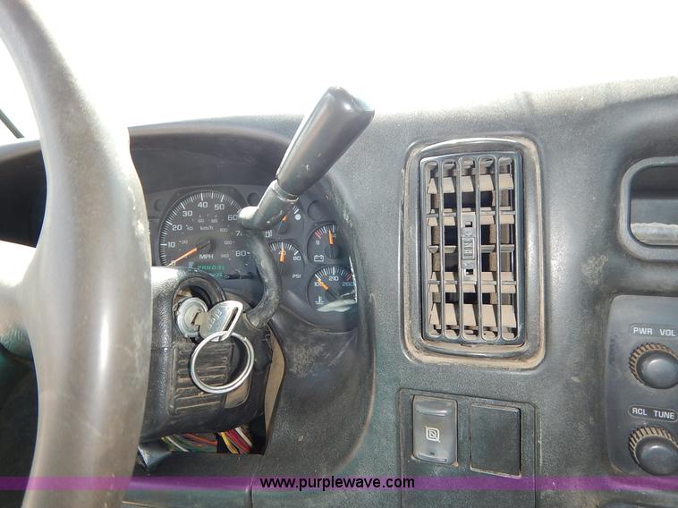 image for item K1592 2005 Chevrolet C4500 truck cab and chassis