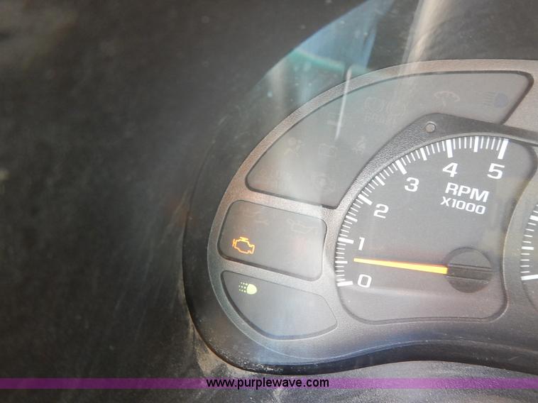 image for item K1592 2005 Chevrolet C4500 truck cab and chassis