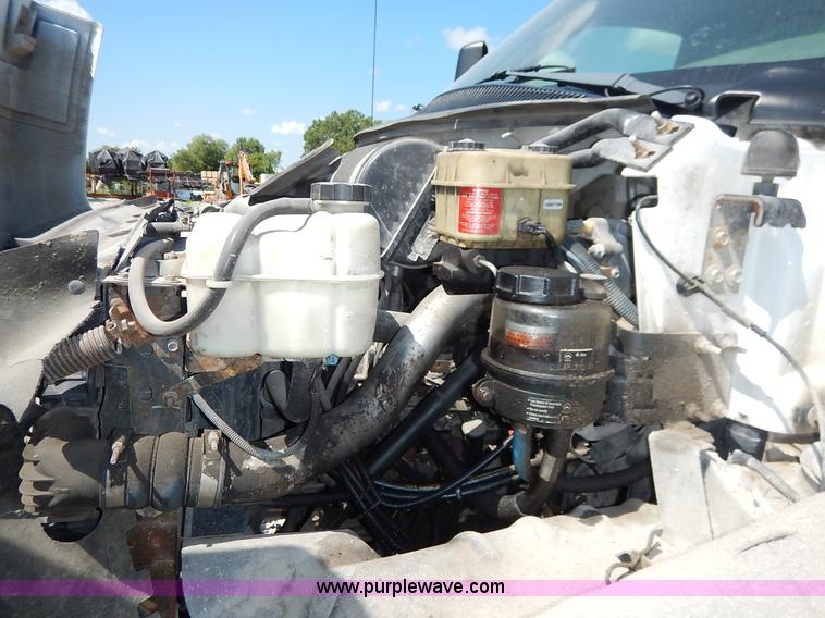 image for item K1592 2005 Chevrolet C4500 truck cab and chassis