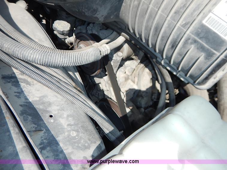 image for item K1592 2005 Chevrolet C4500 truck cab and chassis