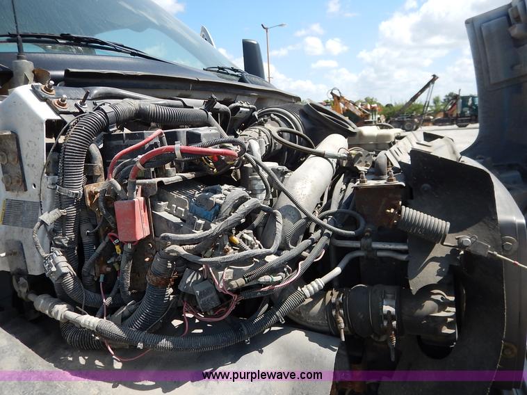 image for item K1592 2005 Chevrolet C4500 truck cab and chassis