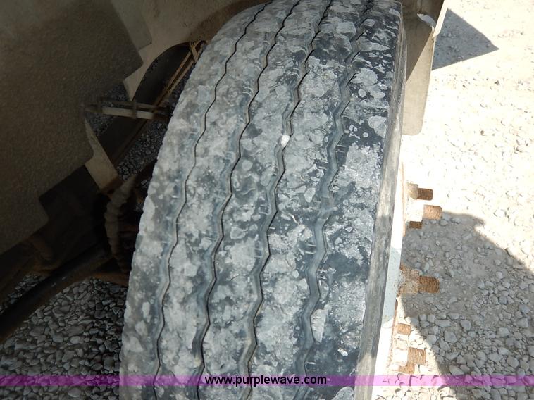 image for item K1592 2005 Chevrolet C4500 truck cab and chassis