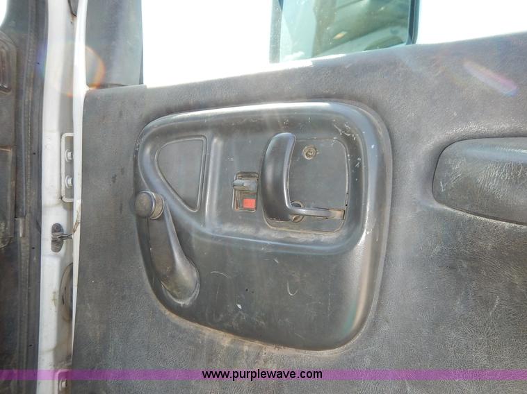 image for item K1592 2005 Chevrolet C4500 truck cab and chassis