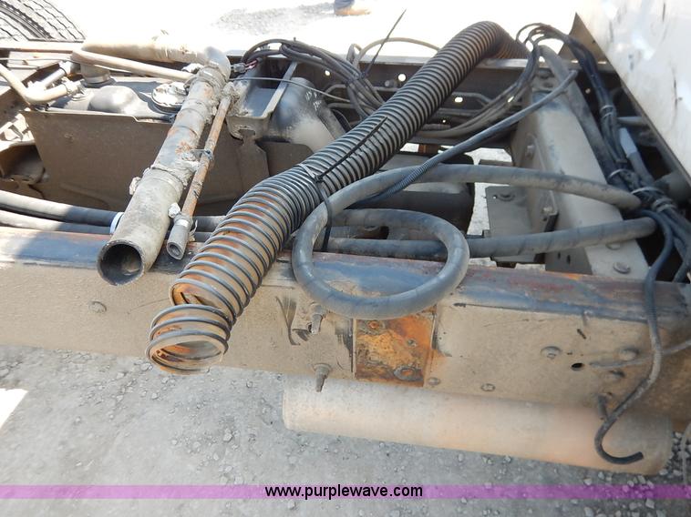 image for item K1592 2005 Chevrolet C4500 truck cab and chassis