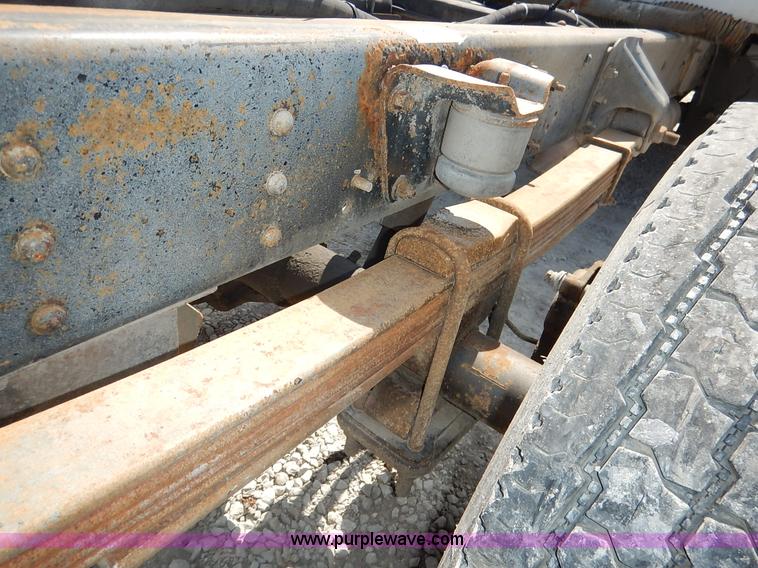 image for item K1592 2005 Chevrolet C4500 truck cab and chassis