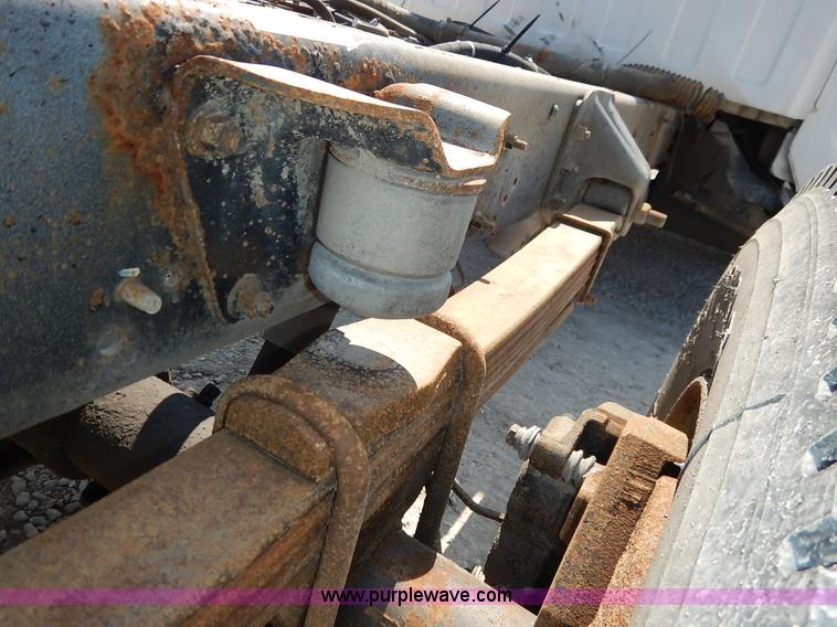 image for item K1592 2005 Chevrolet C4500 truck cab and chassis