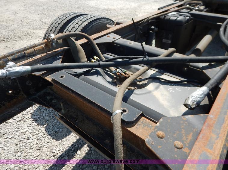 image for item K1592 2005 Chevrolet C4500 truck cab and chassis