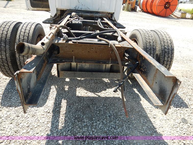 image for item K1592 2005 Chevrolet C4500 truck cab and chassis