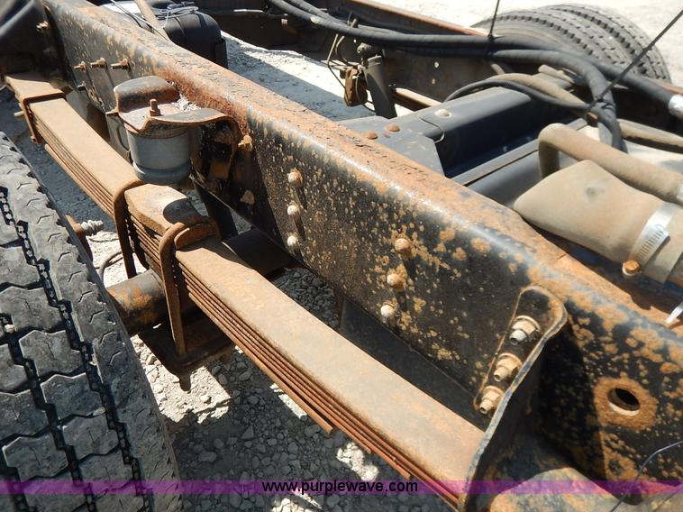 image for item K1592 2005 Chevrolet C4500 truck cab and chassis