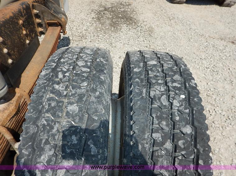 image for item K1592 2005 Chevrolet C4500 truck cab and chassis