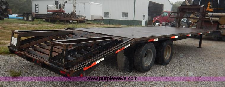 image for item K1647 2005 Lone-star equipment trailer