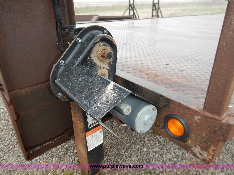 image for item K1647 2005 Lone-star equipment trailer