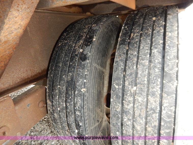 image for item K1647 2005 Lone-star equipment trailer