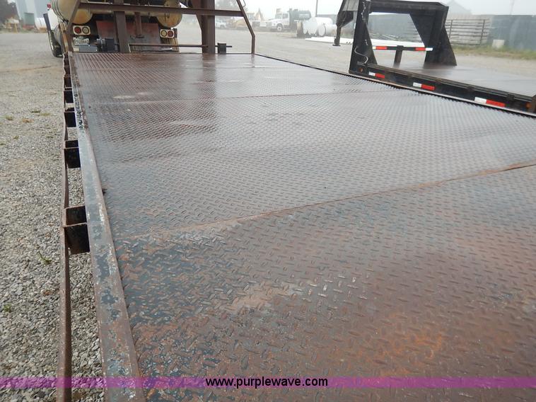 image for item K1647 2005 Lone-star equipment trailer