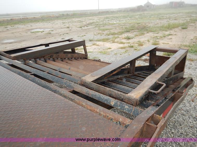 image for item K1647 2005 Lone-star equipment trailer