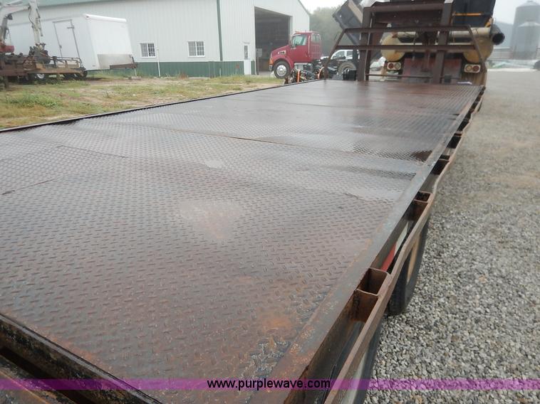 image for item K1647 2005 Lone-star equipment trailer