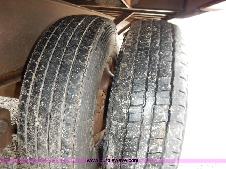 image for item K1647 2005 Lone-star equipment trailer