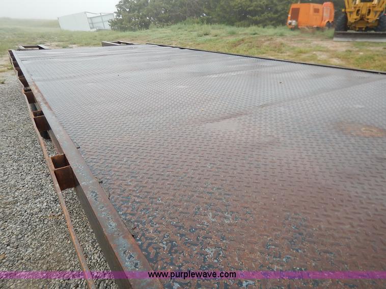 image for item K1647 2005 Lone-star equipment trailer