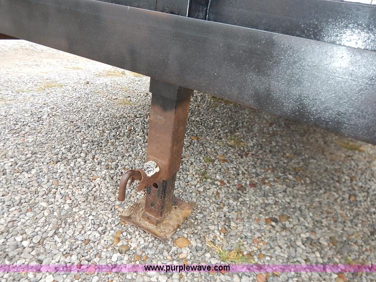 image for item K1648 2002 Lone-star equipment trailer