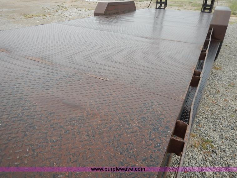 image for item K1648 2002 Lone-star equipment trailer