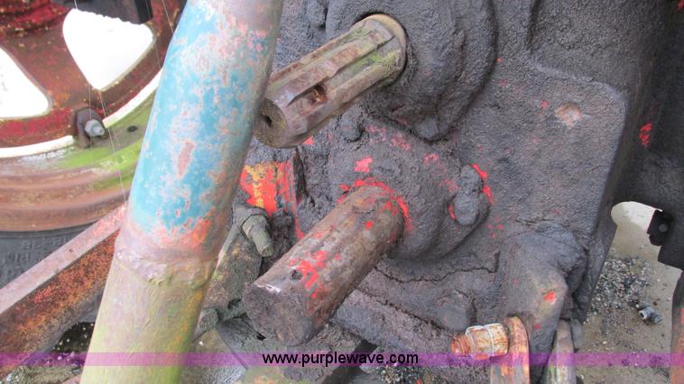 image for item L5257 1972 International 574 tractor