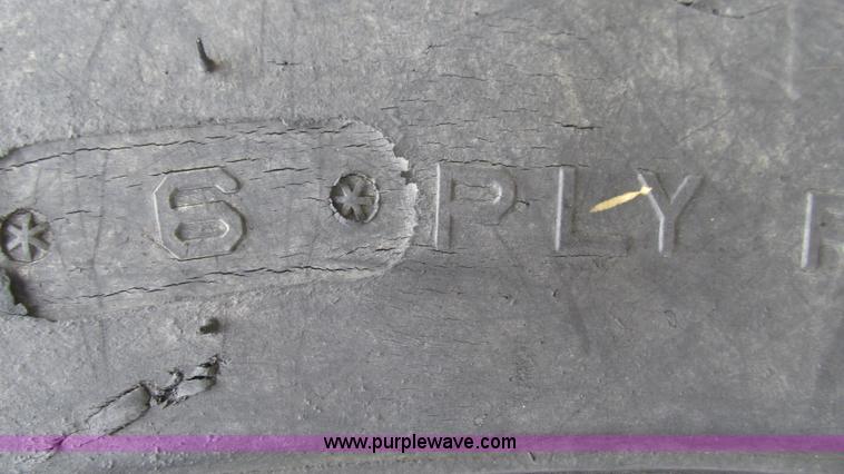 image for item L5257 1972 International 574 tractor