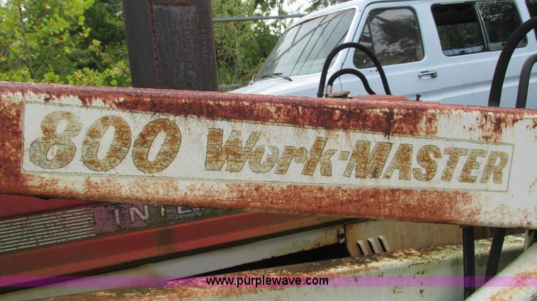 image for item L5257 1972 International 574 tractor