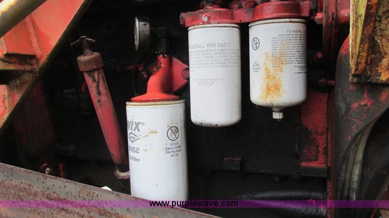 image for item L5257 1972 International 574 tractor