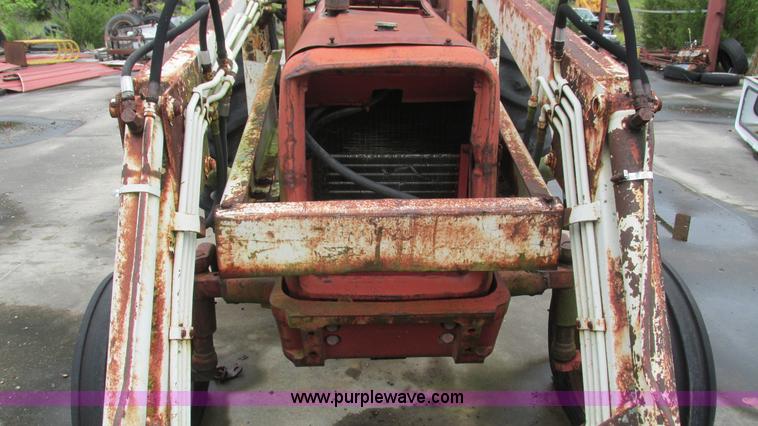 image for item L5257 1972 International 574 tractor